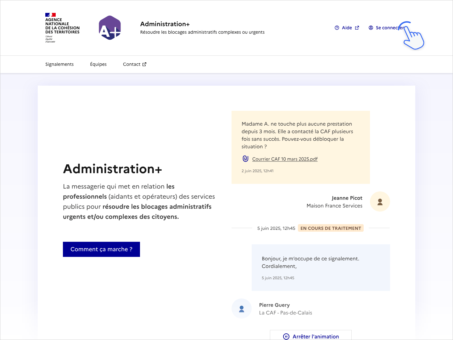 Copie d'écran de la page d'accueil du site d'A+. Une main montre l'endroit où cliquer pour se rendre sur la page de connexion.